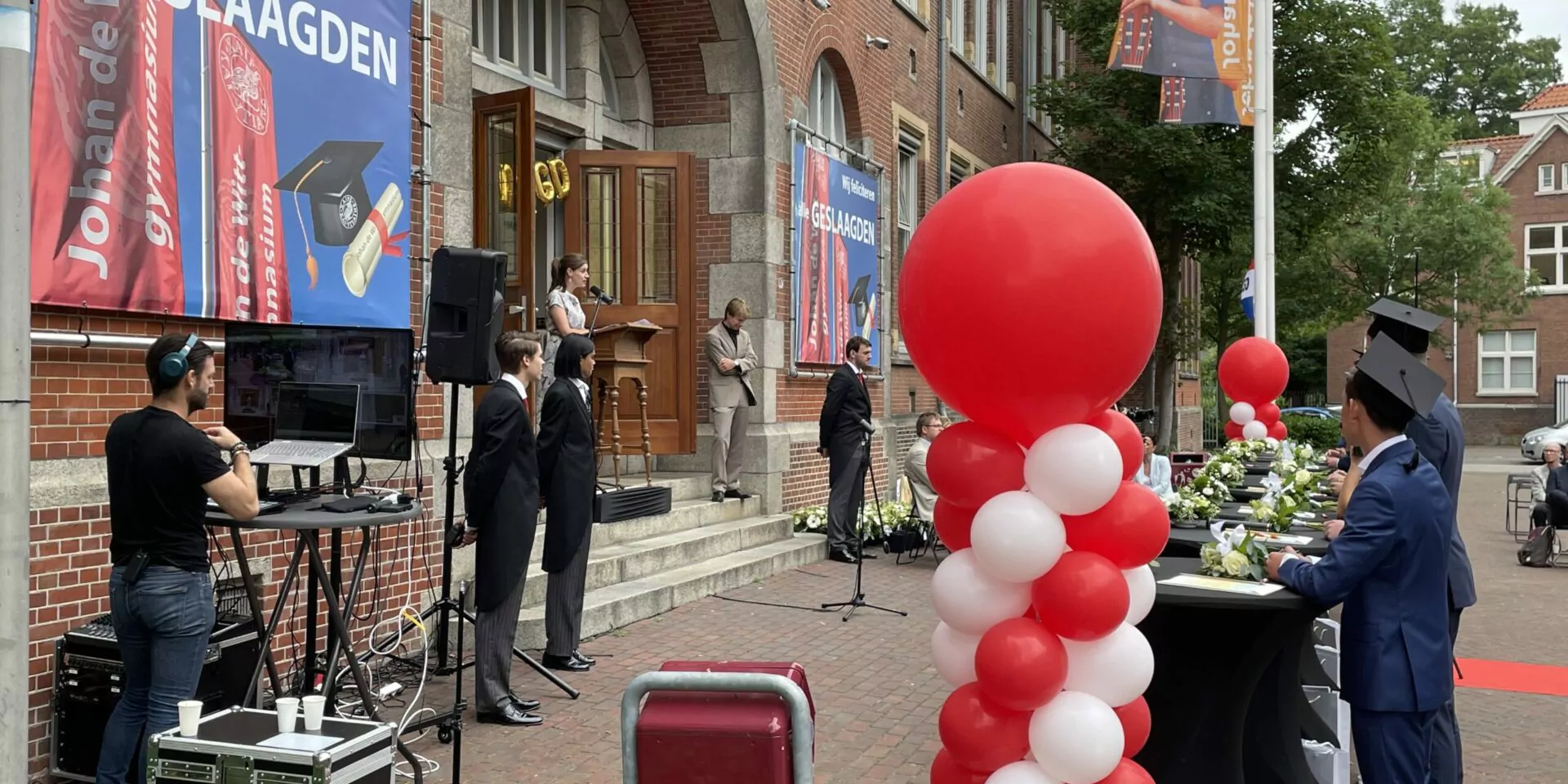 afbeelding-jdw-dordrecht-nieuws-felicitatie geslaagde leerlingen