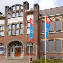 De school. Het Johan de Witt gymnasium in Dordrecht.